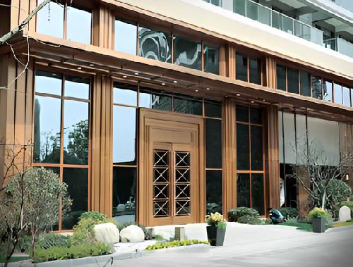 銅門實(shí)景工程案例13